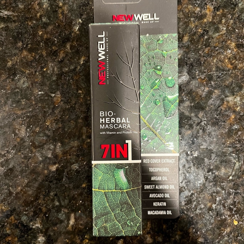 NEWWELL Vegan Bio Herbal Mascara 7 in 1 | Nourishing Black Volume and Length |